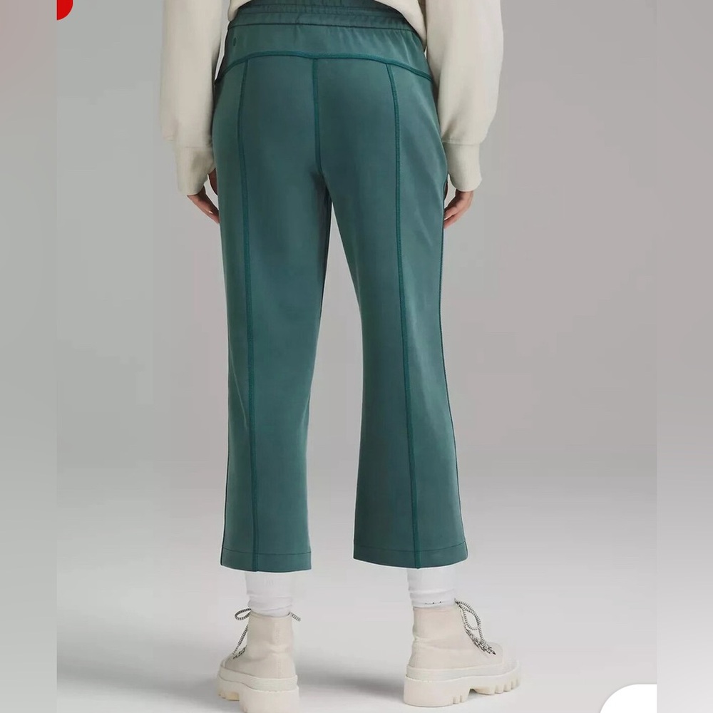 Lululemon Softstreme Straight Crop